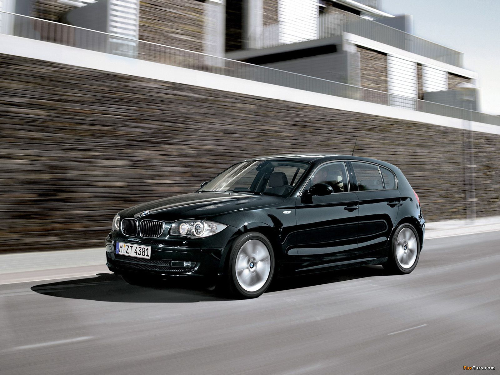 bmw-e87-120i-dynamic-wallpaper-club